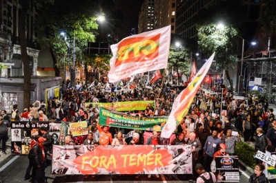 Rio de Janeiro - Servidores públicos federais de diversas categorias protestam no centro da cidade contra a reforma da Previdência, o congelamento de salários e desligamentos (Fernando Frazão/Agência Brasil)