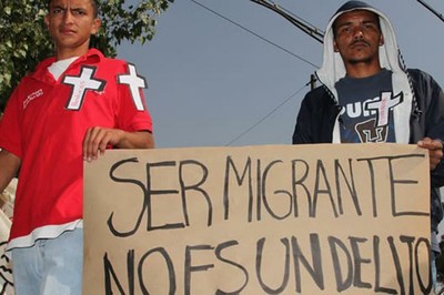 A população jovem migrante latino-americana não demorou a ser circunscrita novamente a “um problema social de ambos os lados do Atlântico” .