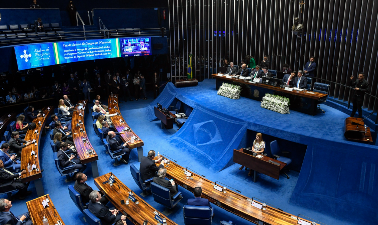 "O que aconteceu com os ‘defensores da família’? Bolsonaro pediu pra aliviar?, publicou o deputado Orlando Silva (PCdoB-SP) no Twitter