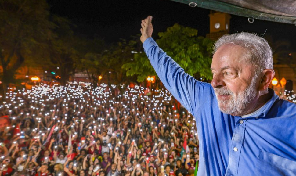 Lula terá no sapato a grande pedra da extrema-direita bolsonarista, mas deve focar nos Brics e em construir nova ordem econômica mundial