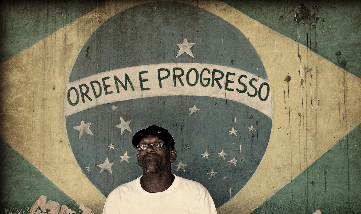 Brasil ainda não se configurou como nação independente; urge alcançar a libertação nacional e descolonizar o pensamento