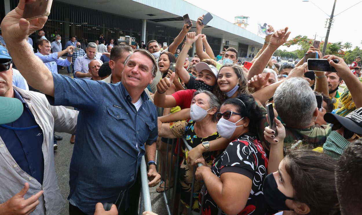 Exalando ódio, rancor, homofobia, racismo e truculência o "capitão" Bolsonaro abriu espaço para o aprofundamento do ódio e a divisão da sociedade brasileira