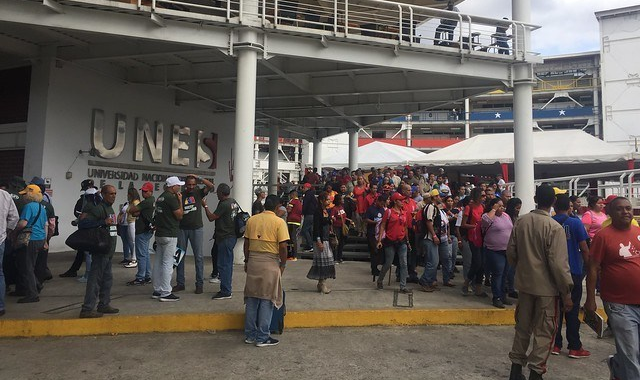 O evento reuniu milhares de pessoas na Universidade Nacional Experimental de Segurança (UNES), em Cátia, bairro periférico de Caracas