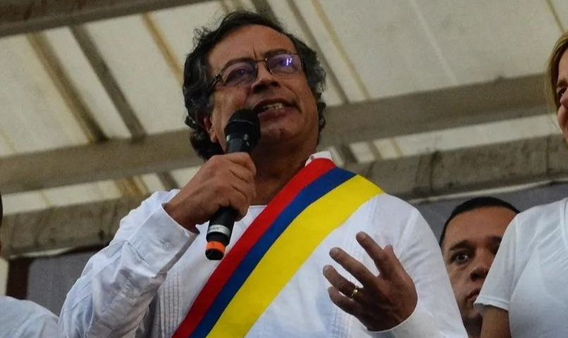 “Impelir a mudança na Colômbia permite à sociedade fluir pacificamente para as transformações", o que significa colocá-la em uma panela de pressão, disse Petro