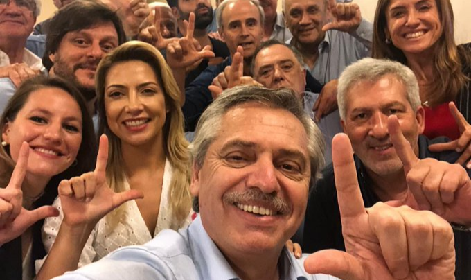 Em discurso, após conhecer o resultado eleitoral, e sua vitória, fez questão de saudar o ex-mandatário brasileiro, hoje um preso político.