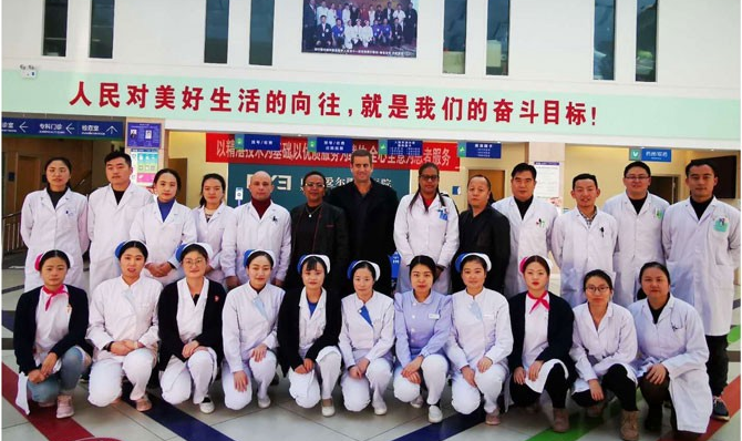 "Continuaremos a contribuir para o bem-estar e a qualidade de vida, com os nossos irmãos médicos e trabalhadores chineses da saúde", diz médica cubana