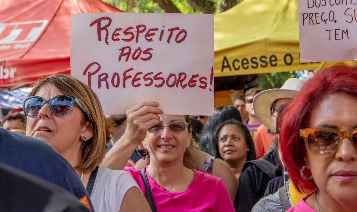No Dialogando com Paulo Cannabrava da última quinta-feira (7), Monica Severo denuncia os ataques do Estado contra professores paulistas