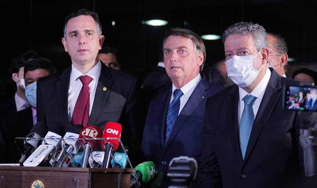 Bolsonaro tem sido eficaz em evitar investigações sobre denúncias de corrupção envolvendo membros de seu governo, seus filhos, aliados e ele próprio