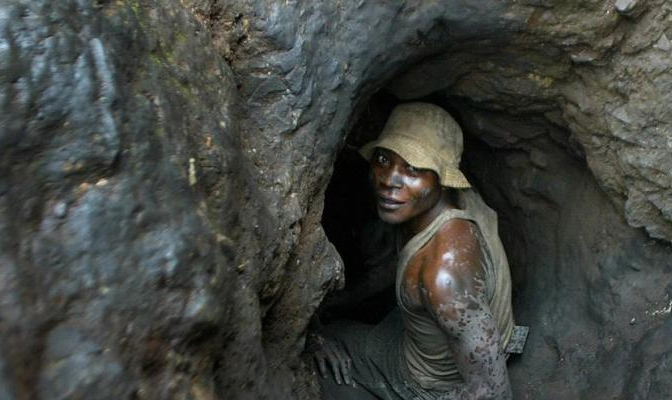 Inteligência estadunidense implantou seus melhores agentes no então chamado Congo belga para garantir o minério