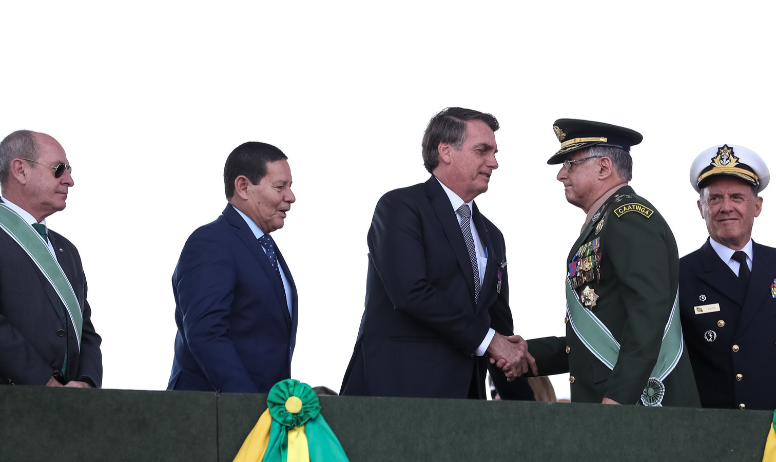 Estudo mapeou oficiais desde comando geral até regionais, detalhando com nomes e funções, além de políticos próximos a Bolsonaro