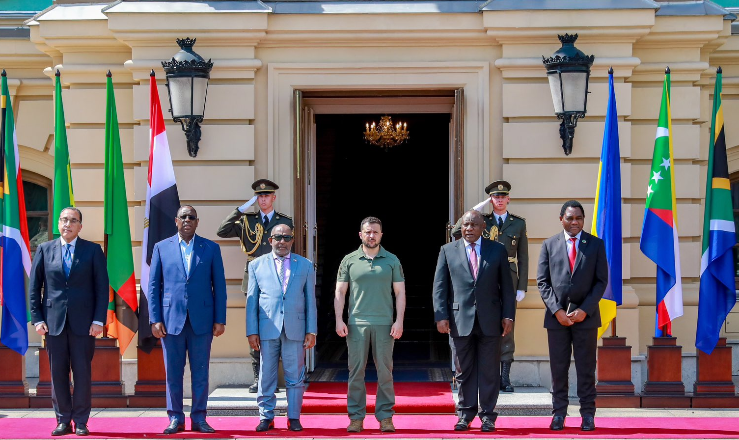 Grupo com líderes de países africanos visitou ambas as partes do conflito com proposta de solução