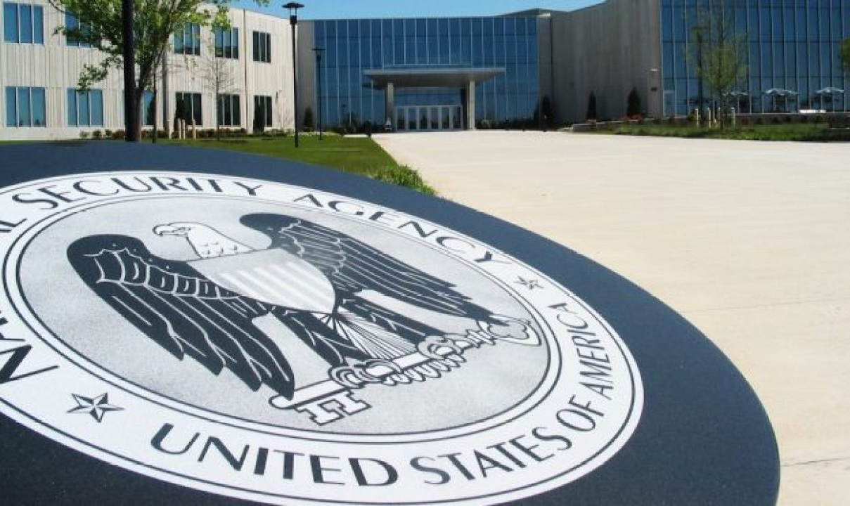 Frutos da espionagem da NSA são regularmente incluídos nos relatórios diários de inteligência do presidente estadunidense e são usados por oficiais dos EUA para diversos fins, incluindo negociações comerciais