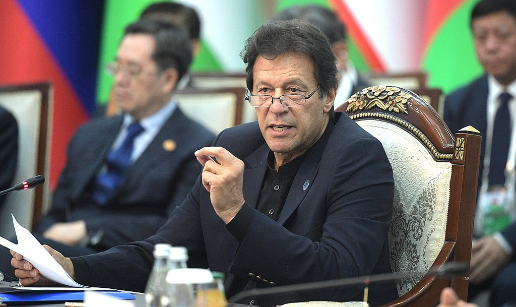 Fundos estrangeiros financiaram a compra de parlamentares e opinião pública contra política externa do primeiro-ministro Imran Khan