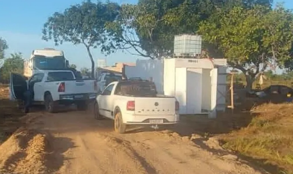 Os suspeitos, veículos e equipamentos apreendidos foram levados para a delegacia do município mato-grossense de Ribeirão Cascalheira