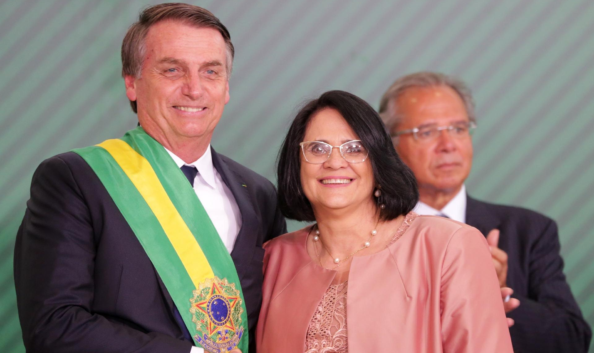 "É preciso estar atento aos objetivos estratégicos que as forças obscurantistas que integram o atual governo querem implantar no Brasil", escreve Jô Moraes