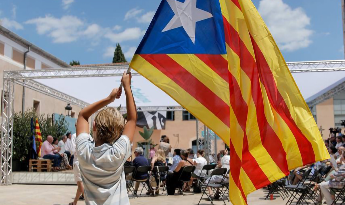 “Na medida em que se aproximam dias decisivos, como este próximo 17, cresce o nervosismo e sobe o leilão”, afirmou o líder na sigla Puigdemont