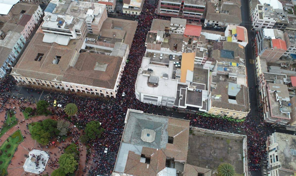 Cólera anticolonial, combinada com politização dos governos bolivarianos, tem resultado explosivo: população já não aceita os retrocessos e sai às ruas