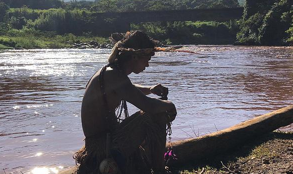 A comunidade Pataxó com 65 índios vive em função do Rio Paraopeba, a 22 km de Brumadinho. O nível da água já subiu e peixes mortos foram retirados do local