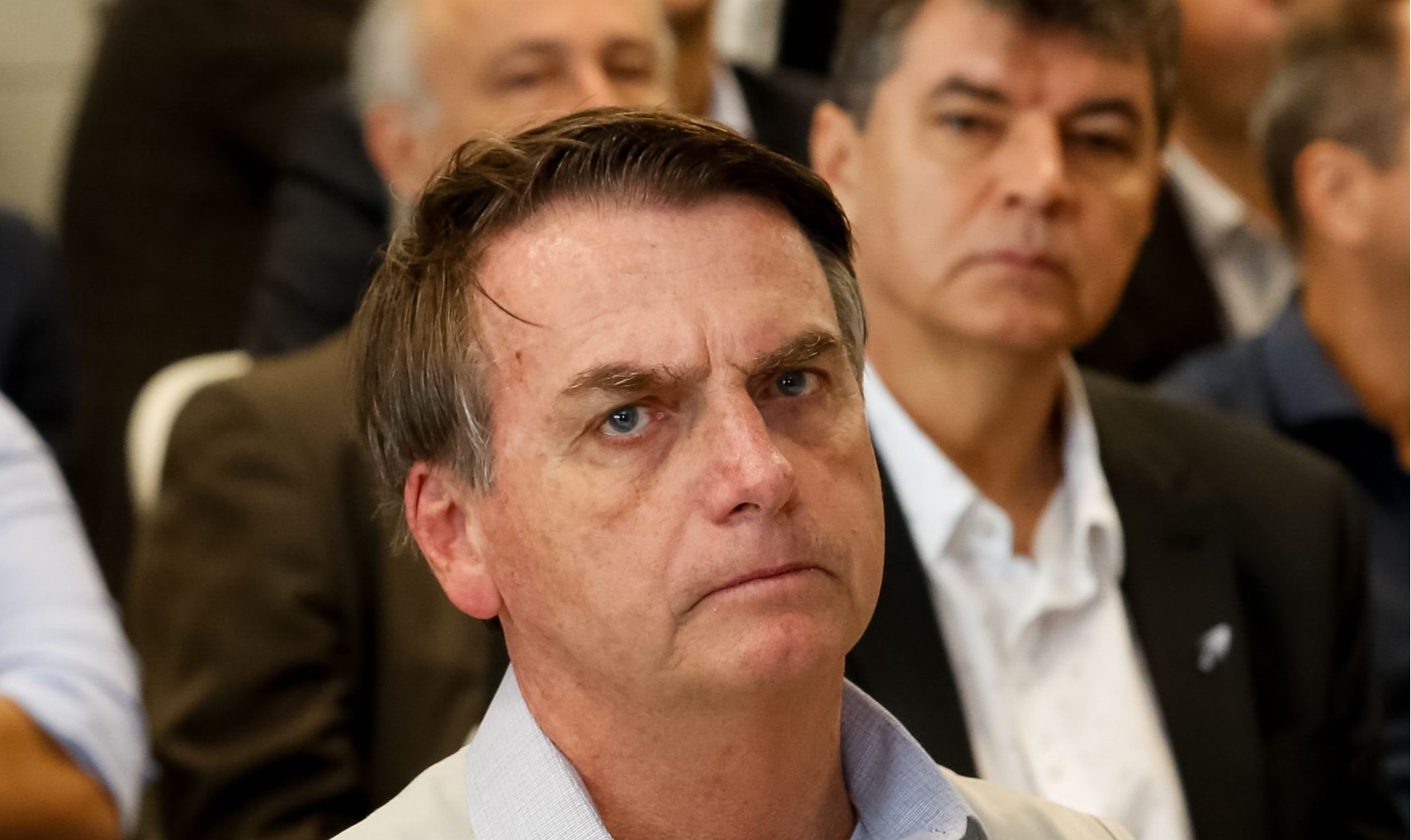 Enquanto saúde de Bolsonaro se mostra frágil, Mourão dá indícios de que quer governar e ministros batem cabeça com ditos e não ditos