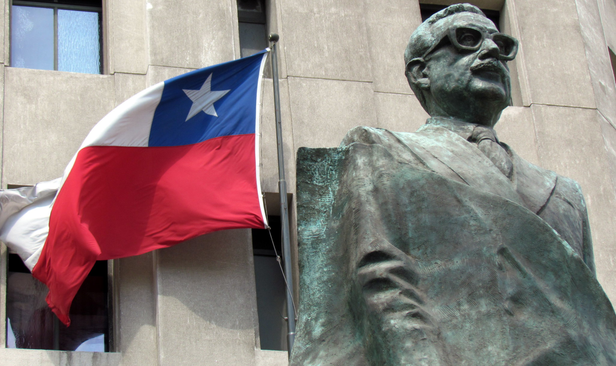 Milhares de pessoas recordam hoje o 112º aniversário do nascimento do ex-presidente do Chile