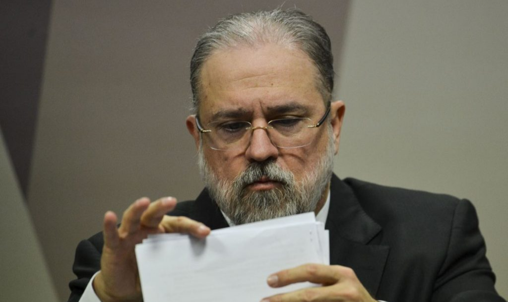 Juristas requerem a averiguação da responsabilidade de Bolsonaro por crimes contra a humanidade no Tribunal Penal Internacional