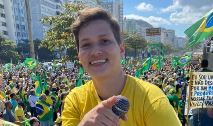 Morte da influenciadora levanta debates sobre os danos causados por terapias de reorientação sexual, conhecidas como "cura gay", proibidas no Brasil
