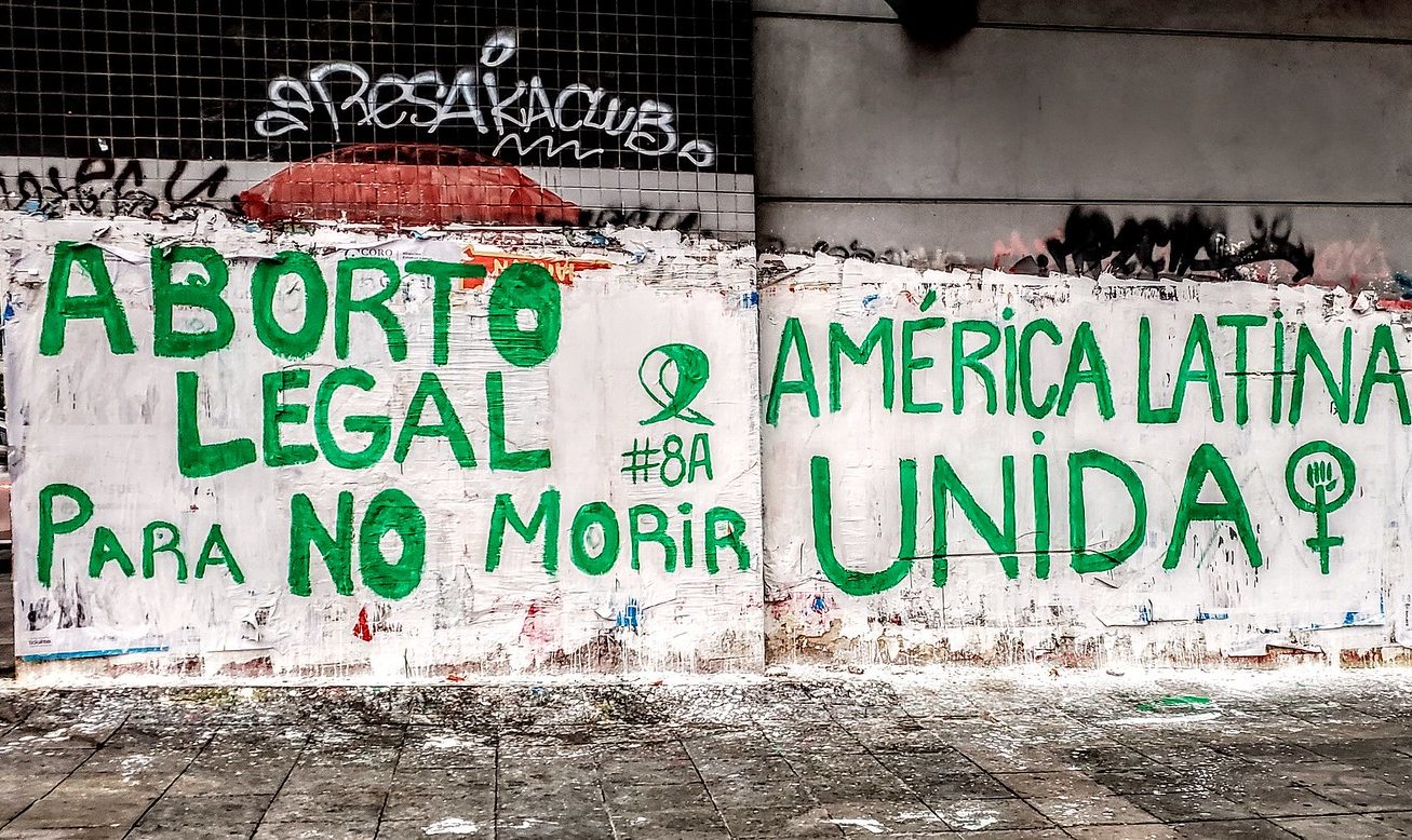Recente decisão da Suprema Corte mexicana tem levado a fluxo migratório inverso; EUA derrubaram direito à interrupção em junho de 2022
