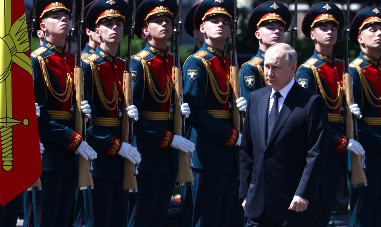 Segundo o analista e jornalista Wevergton Brito, presidente russo "sai com um capital muito grande"