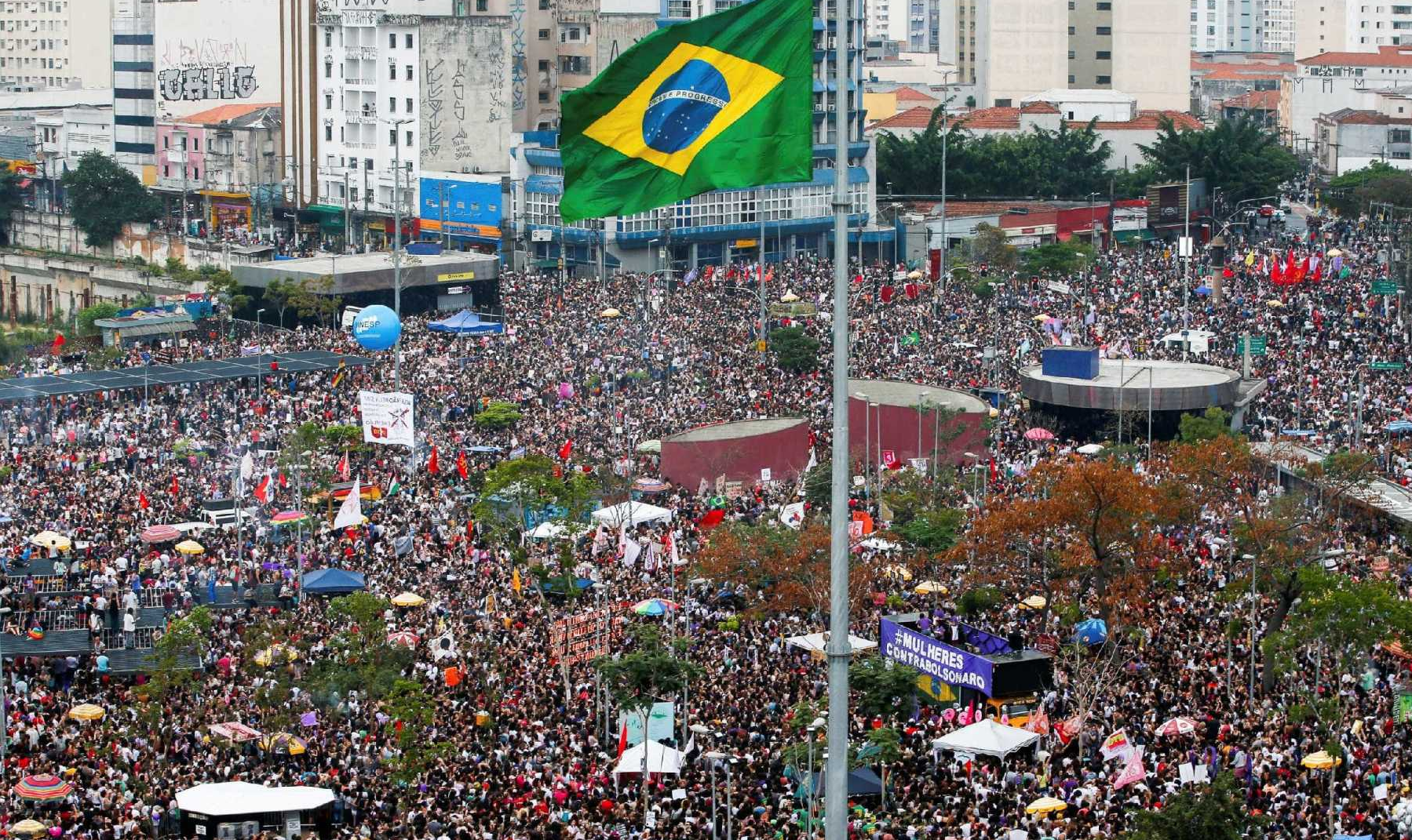 Conclamamos as brasileiras e brasileiros a refletirem sobre a gravidade deste momento histórico