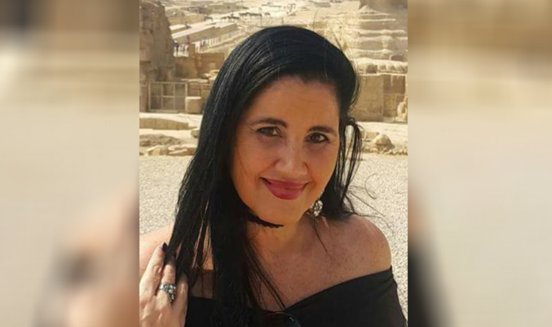 Escritora é ameaçada após conceder entrevista denunciando tráfico de mulheres para Israel; história teria inspirado novela da Globo