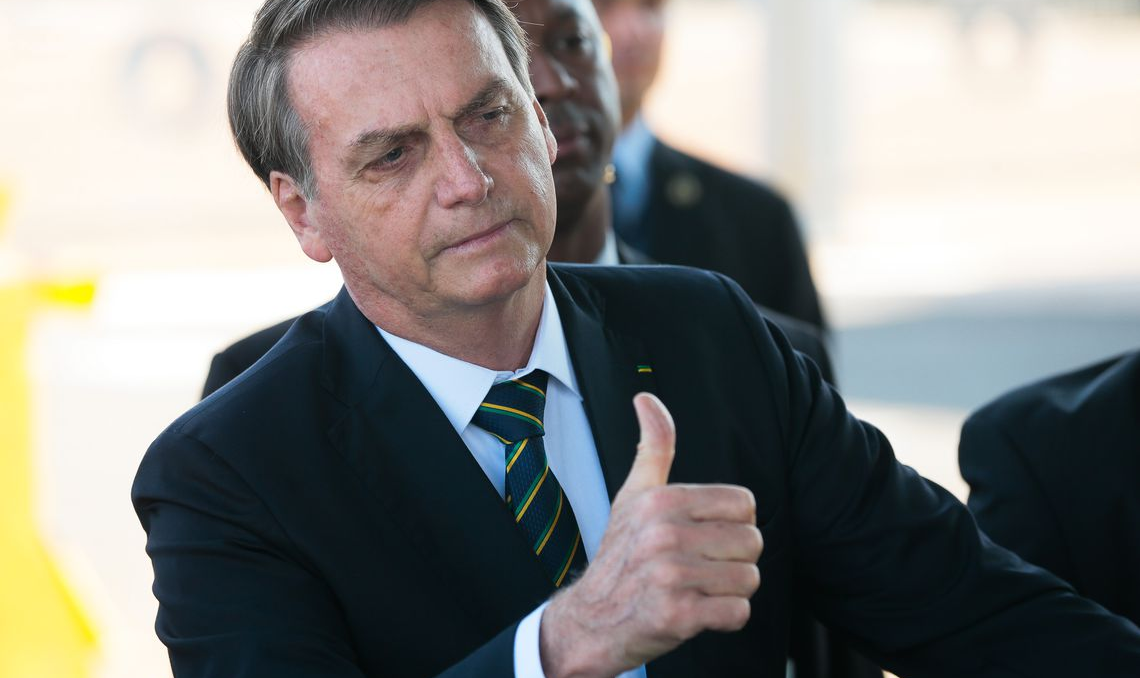 O presidente da Associação Nacional dos Militares do Brasil (ANMB) diz que a categoria se sentiu traída por Bolsonaro com projeto, aprovado de aposentadorias e reajustes