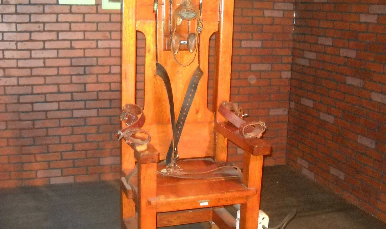 Anistia Internacional e outros grupos de direitos humanos qualificam a pena de morte como castigo cruel e desumano