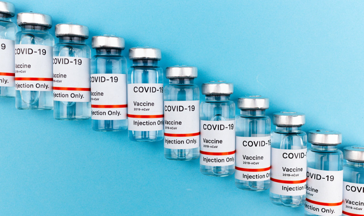 Fabricada com recursos de filantropia, imunizante apresenta 90% de eficácia e supera Covishield, da AstraZeneca, na produção de anticorpos neutralizantes