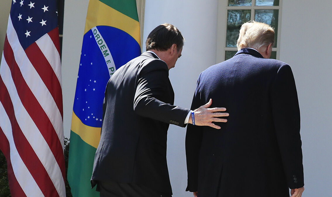 Devido à "submissão" do Brasil aos EUA, diplomacia brasileira não tem forças para pressionar por possível acordo de livre comércio com estadunidenses