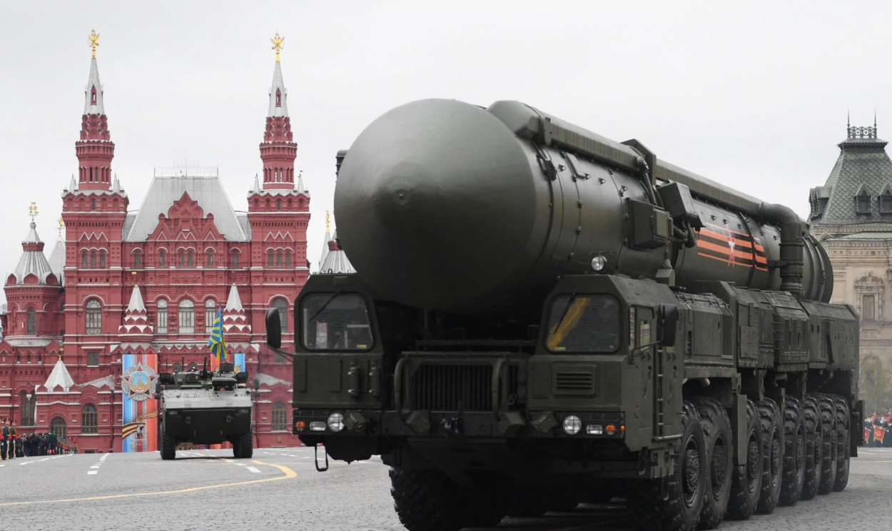 A indústria militar “está acelerando o ritmo de produção em toda a gama de armamento convencional", anunciou Putin nesta quinta-feira (23)