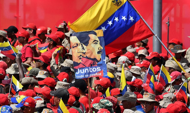 Segundo relatório, embargos aplicados entre 2013 e 2017 geraram prejuízo estimado em cerca de 350 bilhões de dólares à economia venezuelana