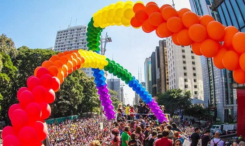 Primeira parada durante governo Bolsonaro reuniu ativistas, famílias e festeiros dias após a criminalização da homofobia pelo STF