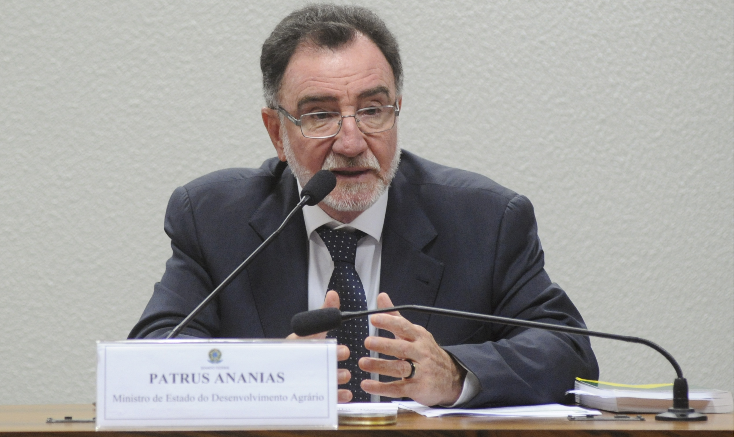 Deputado Patrus Ananias alerta para a necessidade de mais informação e ações integradas entre setor público, privado e sociedade para enfrentar a pandemia