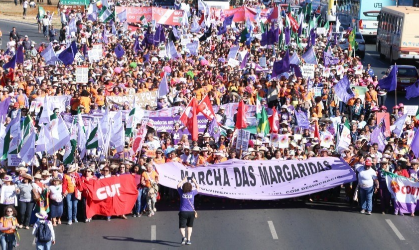 Às trabalhadoras rurais se unem as quilombolas, ribeirinhas, trabalhadoras da cidade e mulheres indígenas, que desde 9 de agosto estão reunidas em Brasília