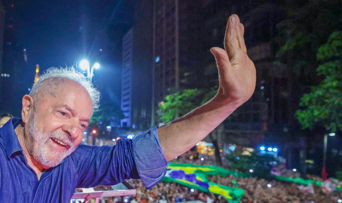 É tarefa tanto do governo Lula como da sociedade e dos movimentos sociais atuar para que ditadores não retornem ao poder do país