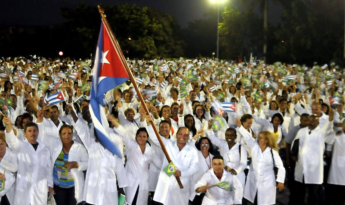 Muitas inverdades sobre a qualidade do ensino de medicina e formação profissional de médicos em Cuba tem sido "espalhadas" desde o início