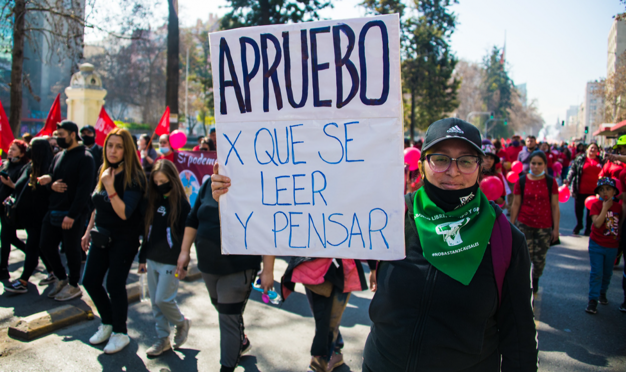 No Rodamundo desta semana, as jornalistas e analistas políticas debatem  o "recuso" do povo chileno à proposta de uma nova Carta Magna