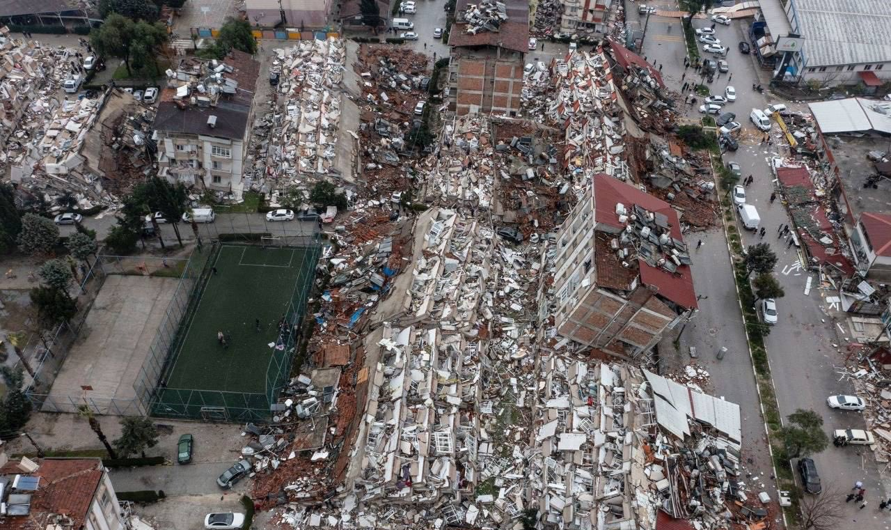 De volta ao Rodamundo, jornalista relembra que boa parte da ajuda enviada ao país caribenho após terremotos foi embolsada por ONGs