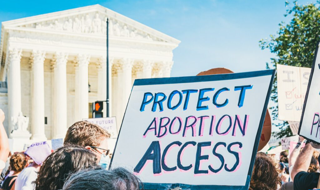 Como demonstrado nas últimas semanas,  e recentemente com fim do direito ao aborto, vontade do povo não é o que impera neste “farol da democracia”