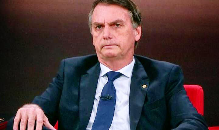 Exibicionismo verbal de Bolsonaro, carregado de racismo, homofobia, xenofobia, foi oportuno em meio ao desalento ideológico