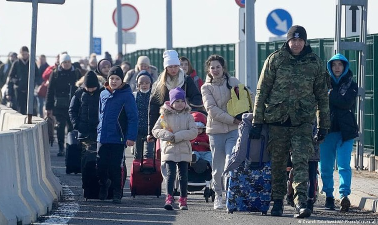 Parlamentar se retrataria ao ver que, justamente, os poloneses, húngaros e romenos são os que mais se envolveram na ajuda aos refugiados ucranianos?