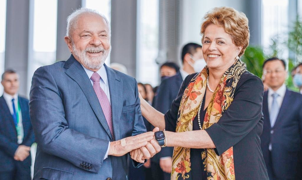 Já Dilma Rousseff, empossada presidente do NDB, afirmou: "Buscaremos financiar projetos em moedas locais, privilegiando os mercados domésticos"