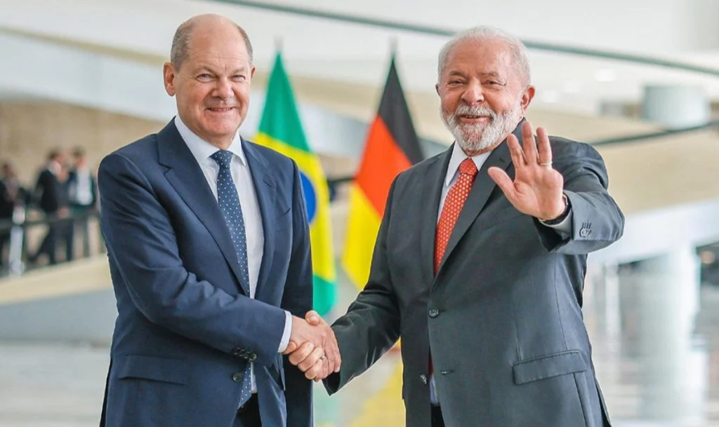 "O Brasil não quer ter participação, mesmo que indireta", disse Lula nesta segunda-feira (30)