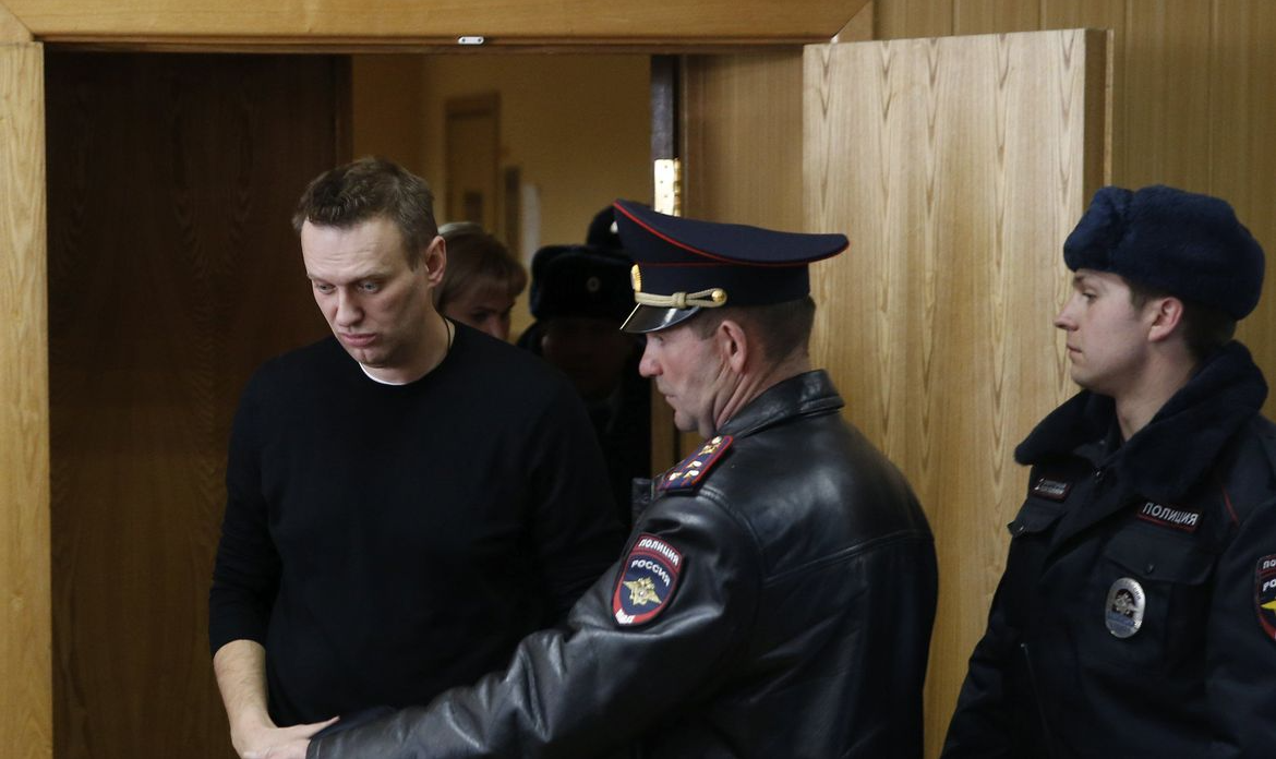 Estados Unidos, Grã Bretanha e os países da União Europeia ameaçam com sanções, têm exigido a liberdade imediata de Navalny