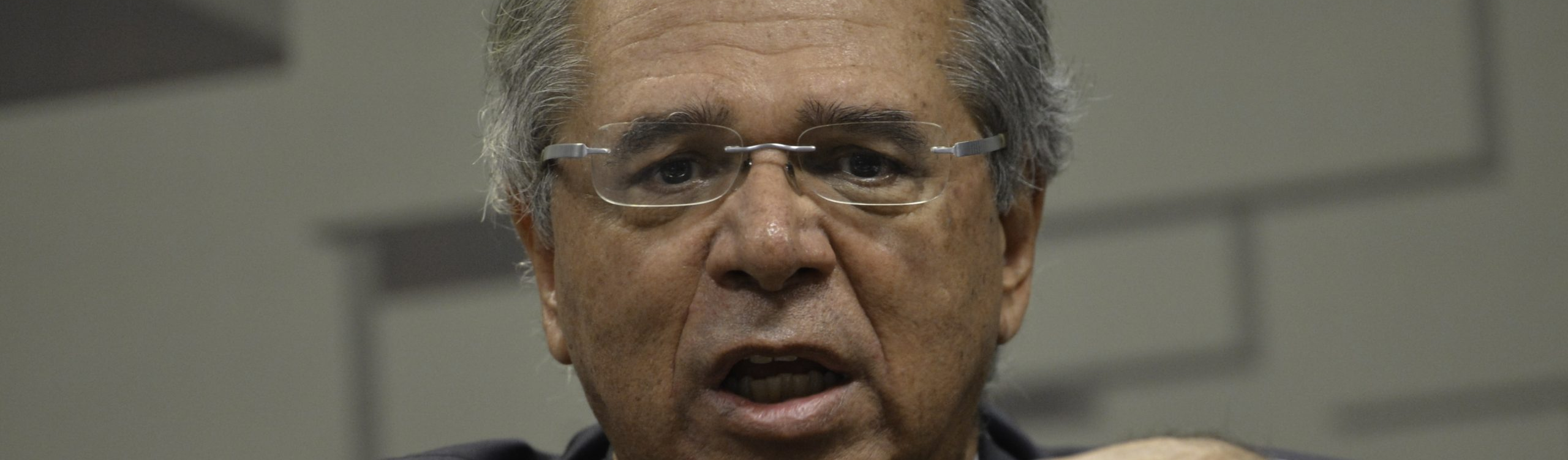 Provas de que, sob Paulo Guedes, economia vai da beira do abismo para o despenhadeiro